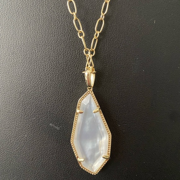 Kendra Scott NWOT Mother of Pearl Necklace - Picture 2 of 4